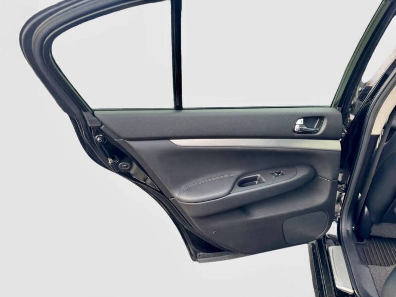 2013 Infiniti G37 Sedan x