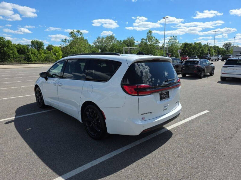2025 Chrysler Pacifica Limited