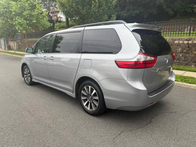 2018 Toyota Sienna LE 7-Passenger