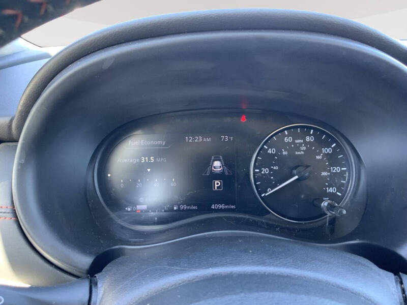 2024 Nissan Kicks SR