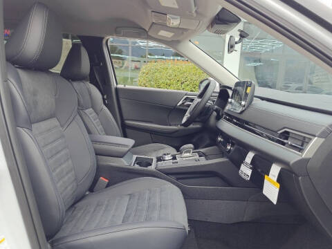 2025 Mitsubishi Outlander PHEV SE