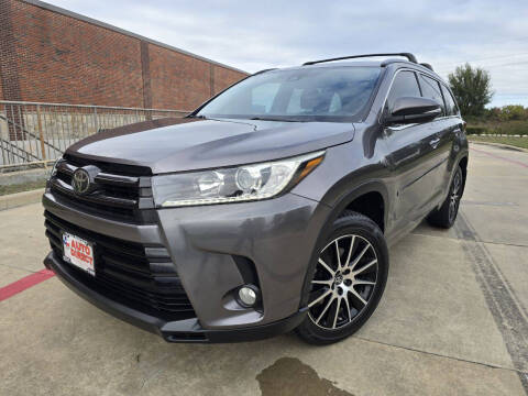 2018 Toyota Highlander for sale at AUTO DIRECT in Houston TX