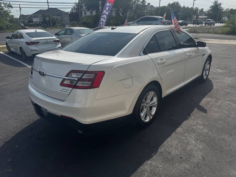 2013 Ford Taurus SEL