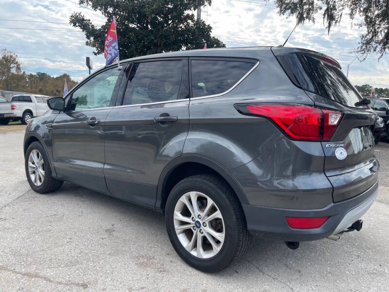 2019 Ford Escape SE photo 4