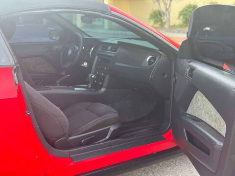 2012 Ford Mustang V6