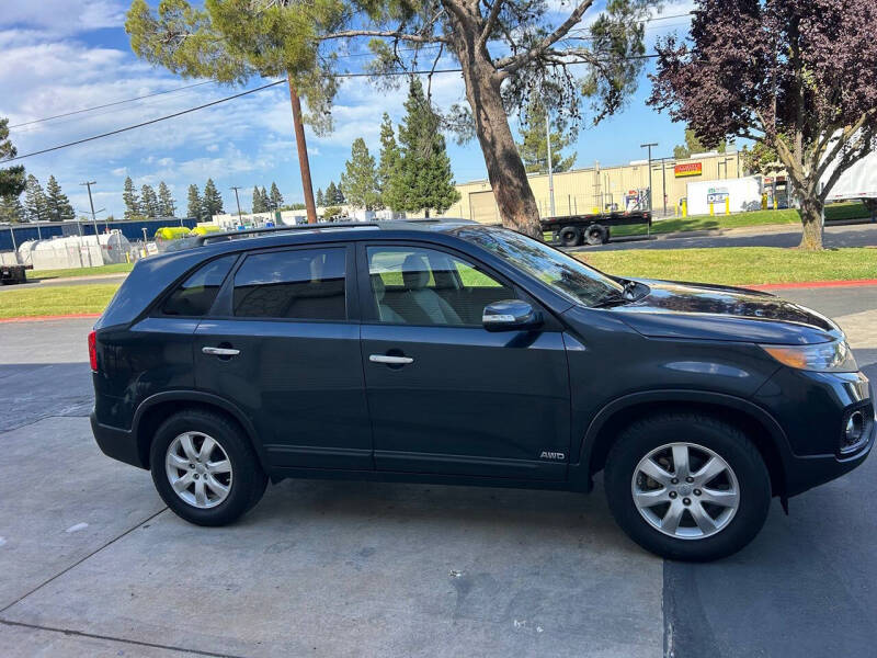 2012 Kia Sorento LX - Photo 11