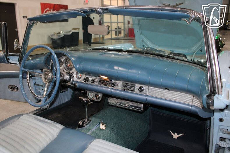 1957 Ford Thunderbird