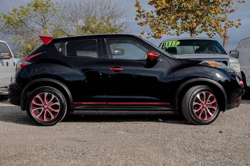 2015 Nissan JUKE SV photo 4