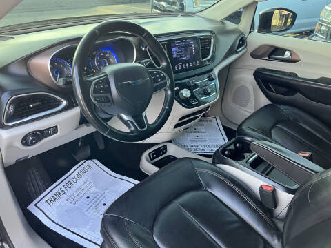 2017 Chrysler Pacifica Touring Plus