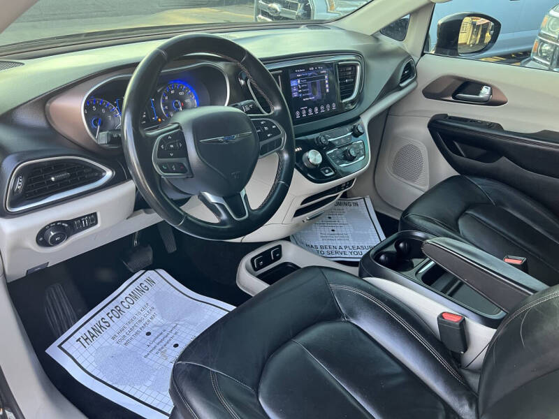 2017 Chrysler Pacifica Touring Plus