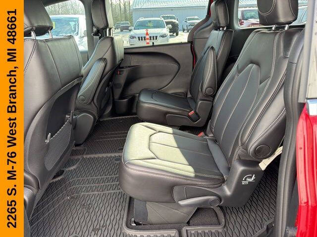 2026 Chrysler Voyager LX