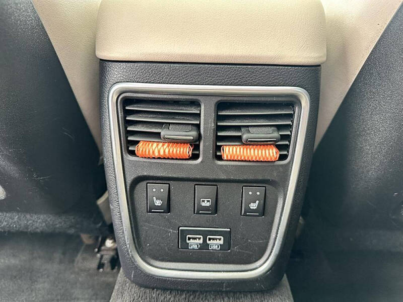 2016 Chrysler 300 C