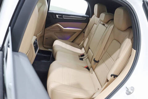 2023 Porsche Cayenne Coupe Platinum Edition