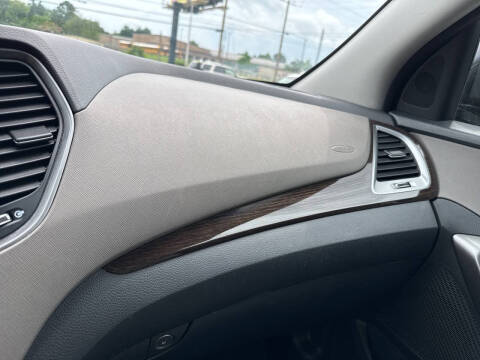 2017 Hyundai Santa Fe SE