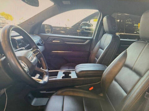 2024 GMC Acadia Elevation