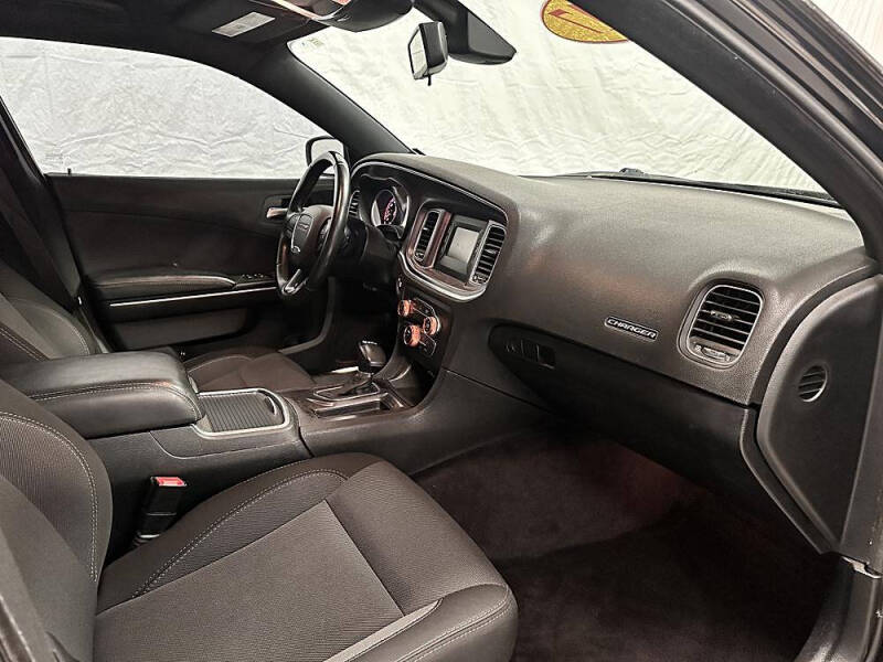 2017 Dodge Charger SE