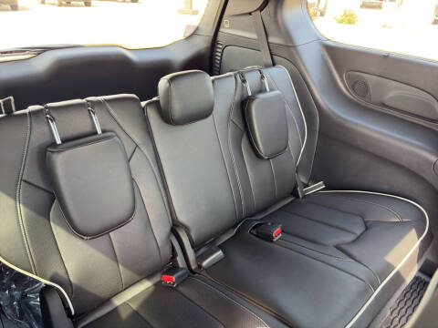 2027 Chrysler Pacifica Limited