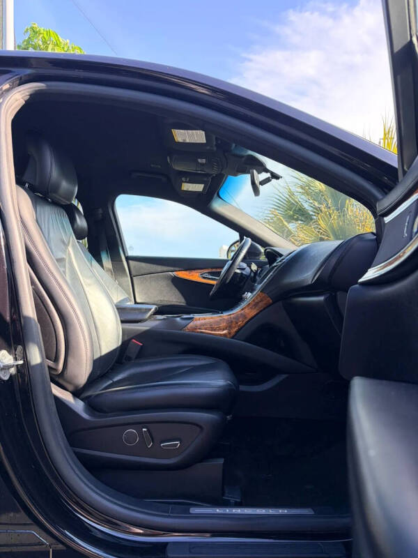 2019 Lincoln Nautilus Select