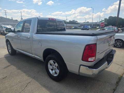 2016 RAM 1500 SLT