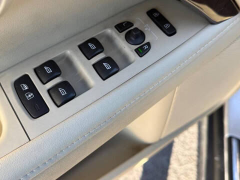 2016 Volvo XC70 T5 Platinum