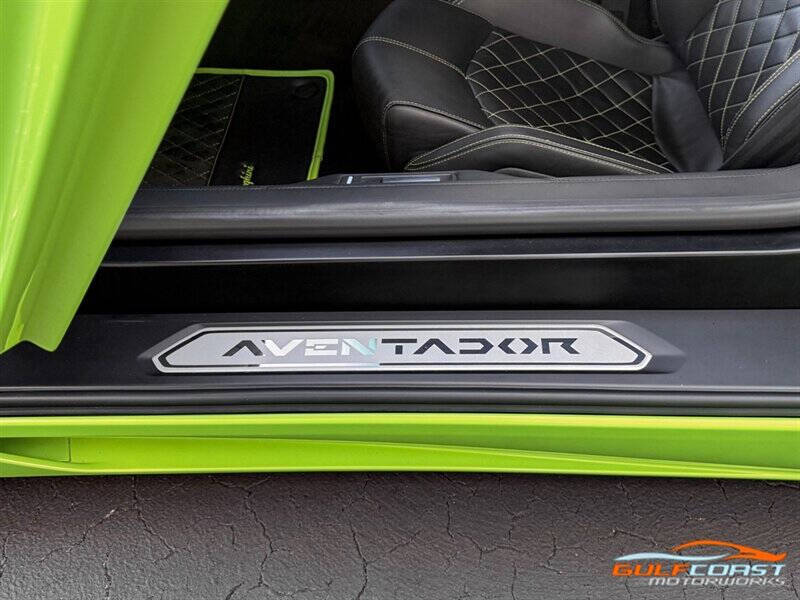 2014 Lamborghini Aventador LP 700-4