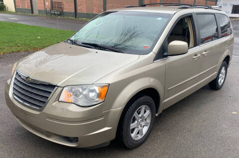 2008 Chrysler Town and Country for sale at Select Auto Brokers in Webster NY