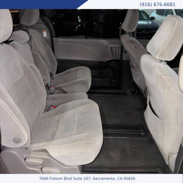 2017 Toyota Sienna LE 8-Passenger