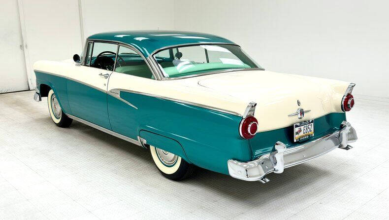 1956 Ford Crestline