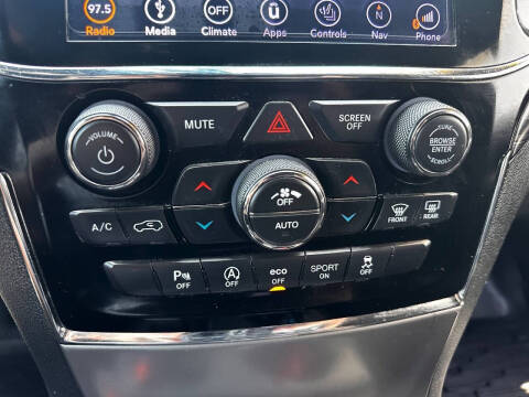 2019 Jeep Grand Cherokee Laredo