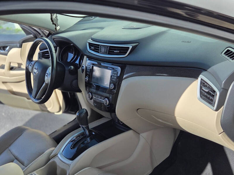 2016 Nissan Rogue SV