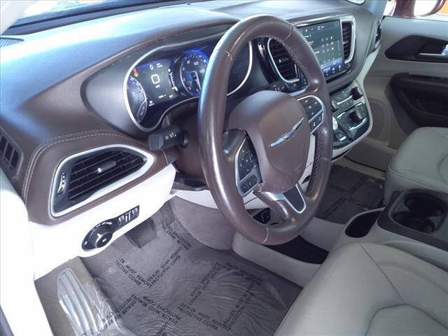 2021 CHRYSLER Pacifica Minivan - $22,397