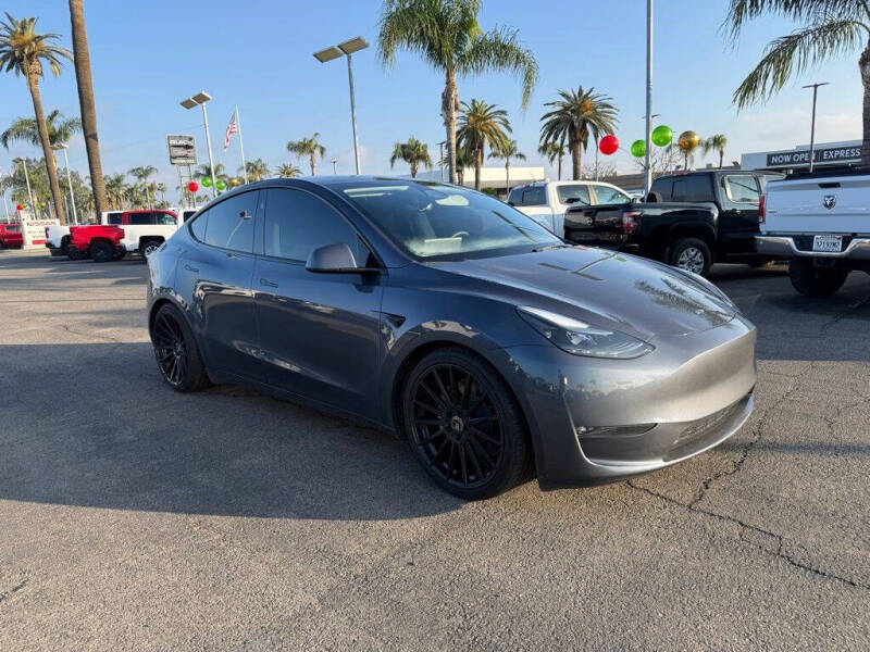 2023 Tesla Model Y Long Range's photo