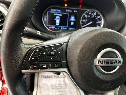 2022 Nissan Versa SR