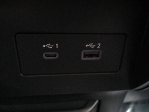 2023 Nissan Titan SV