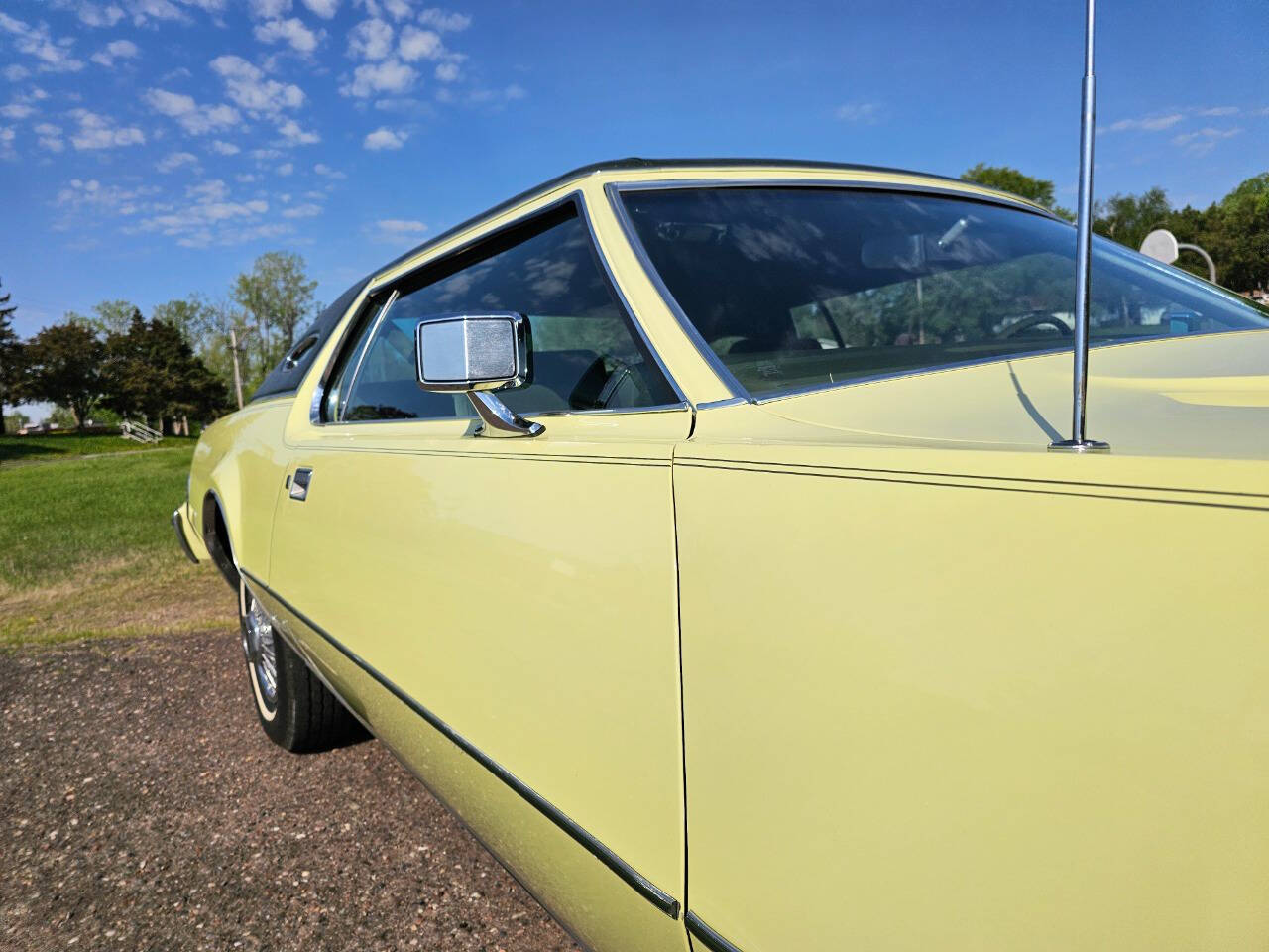 1975 Lincoln Mark IV 35