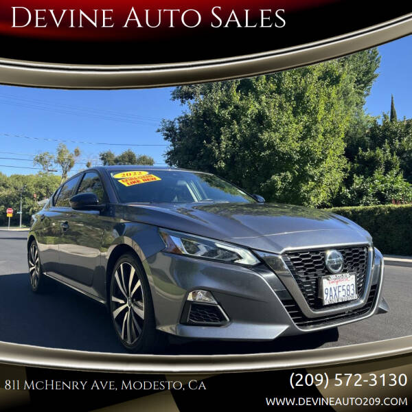 2022 Nissan Altima SR's photo