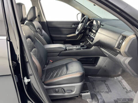 2023 Nissan Pathfinder Platinum