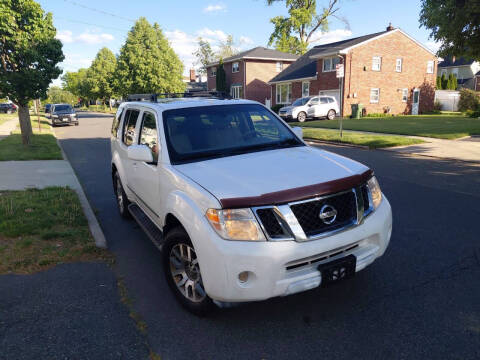 2012 Nissan Pathfinder LE