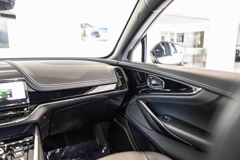 2026 Aston Martin DBX 707