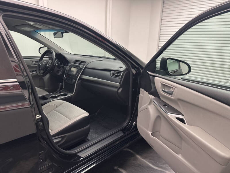 2017 Toyota Camry SE