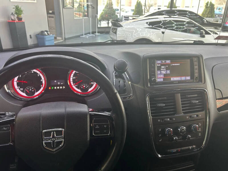 2019 Dodge Grand Caravan SE 35th Anniversary Edition