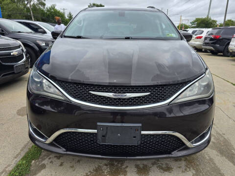 2017 Chrysler Pacifica Touring Plus