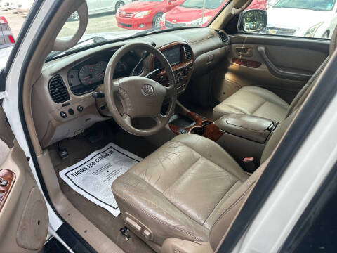 2004 Toyota Sequoia SR5