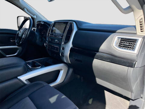 2020 Nissan Titan SV