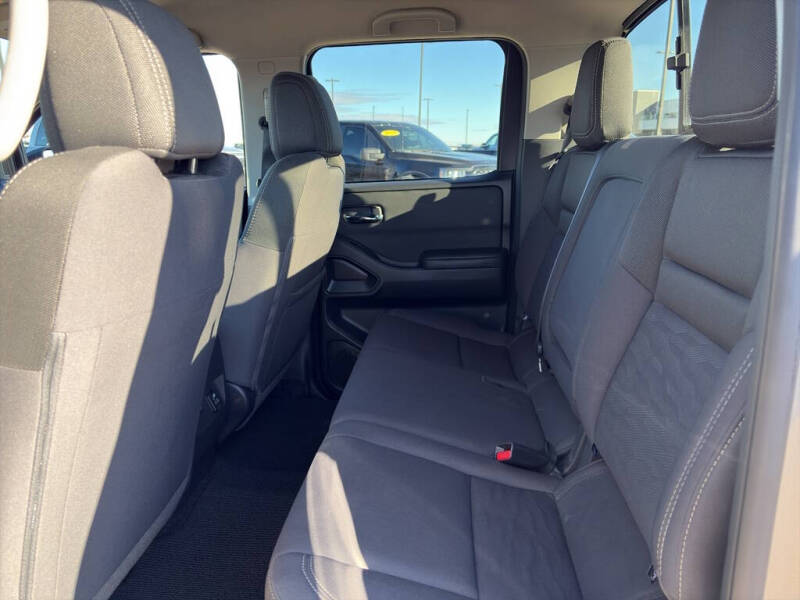 2024 Nissan Frontier SV