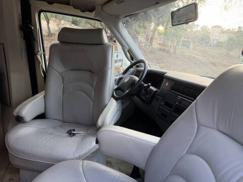 2004 Winnebago Rialta 22HD