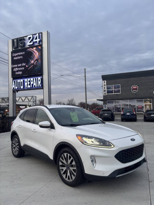 2020 Ford Escape Titanium's photo