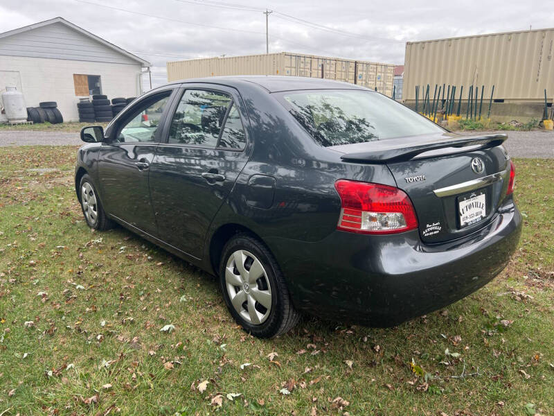 2008 Toyota Yaris S photo 5