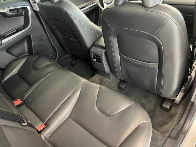 2016 Volvo XC60 T6 Drive-E