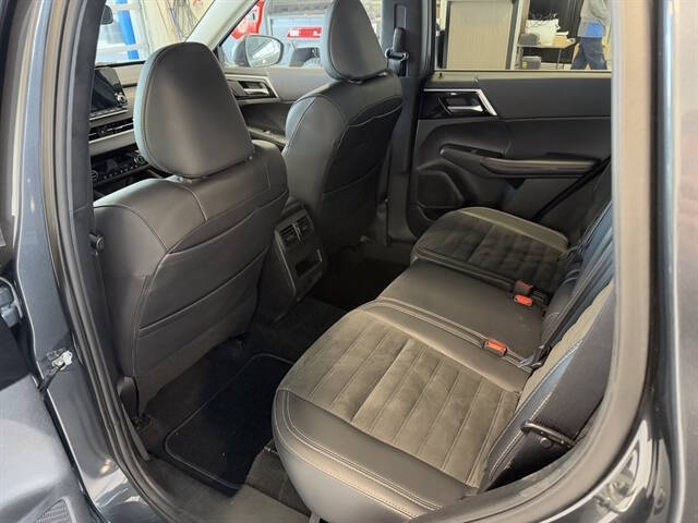 2024 Mitsubishi Outlander SE